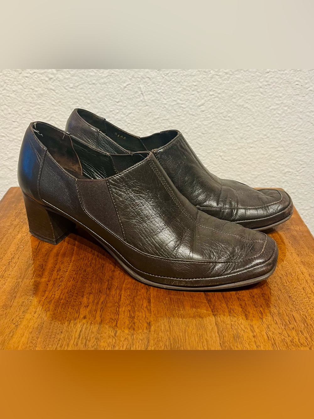 Amalfi by Rangoni Dark Brown Leather Block Heel Slip-Ons - Size 8.5AA (Women’s)
